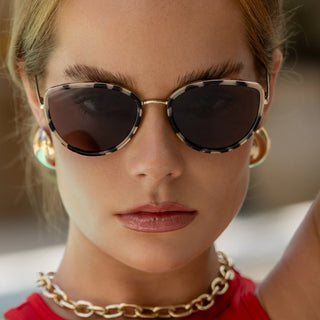 Luna - Milky Tortoise