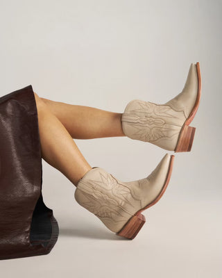 The Lynn Cream Cowhide
