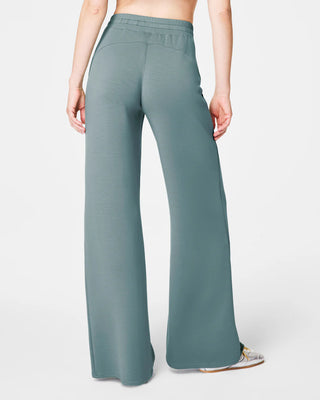 AirEssentials Wide Leg Pant