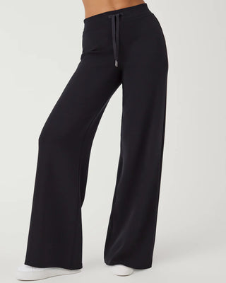 Petite AirEssentials Wide Leg Pant